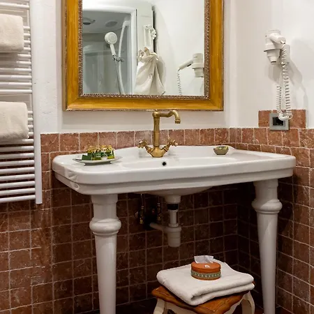 Hotel Abbadia San Giorgio 4*